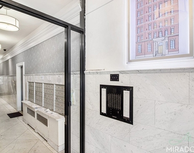 304 E 20th Street - Photo Thumbnail 4