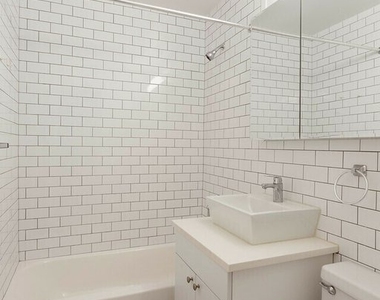 304 E 20th Street - Photo Thumbnail 2