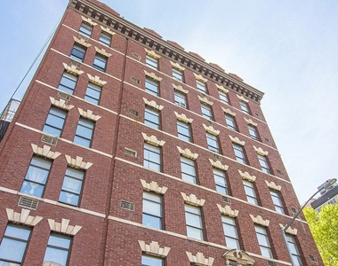 304 E 20th Street - Photo Thumbnail 7