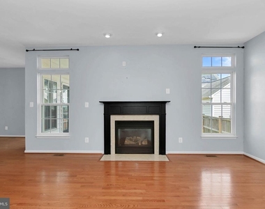 2548 Port Potomac Avenue - Photo Thumbnail 16