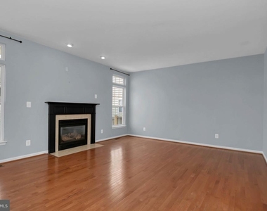 2548 Port Potomac Avenue - Photo Thumbnail 15