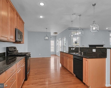 2548 Port Potomac Avenue - Photo Thumbnail 12