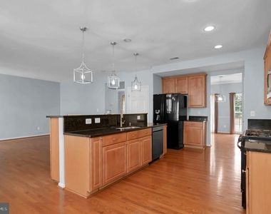 2548 Port Potomac Avenue - Photo Thumbnail 14