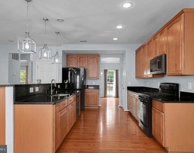 2548 Port Potomac Avenue - Photo Thumbnail 11