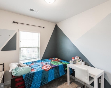 18105 Red Cedar Road - Photo Thumbnail 24
