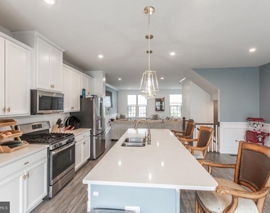 18105 Red Cedar Road - Photo Thumbnail 15