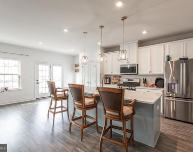 18105 Red Cedar Road - Photo Thumbnail 9