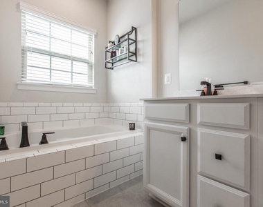 18105 Red Cedar Road - Photo Thumbnail 30