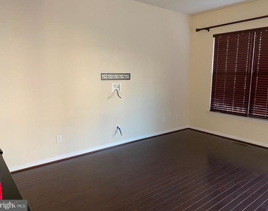 9003 Phita Lane - Photo Thumbnail 9