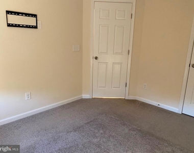 9003 Phita Lane - Photo Thumbnail 22
