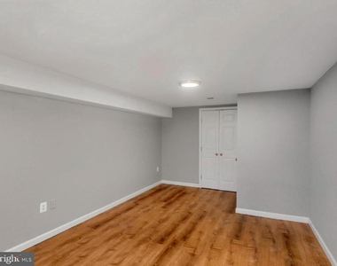 9743 Zimbro Avenue - Photo Thumbnail 12