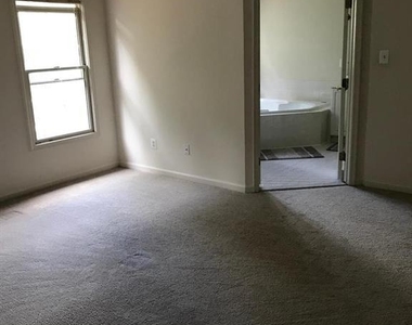8502 Harvest Oak Drive - Photo Thumbnail 9