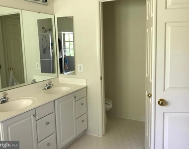 8502 Harvest Oak Drive - Photo Thumbnail 10
