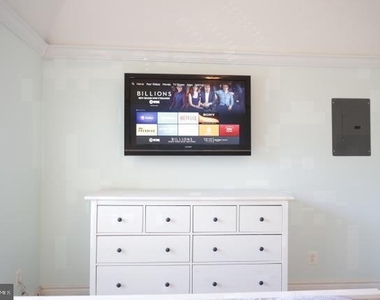 3920 Penderview Drive - Photo Thumbnail 11