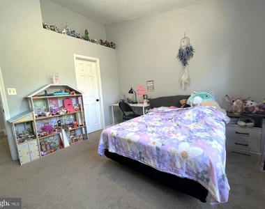 8819 Blue Royale Lane - Photo Thumbnail 27