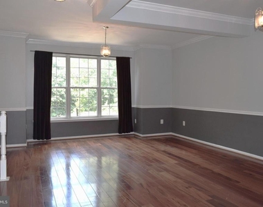 8819 Blue Royale Lane - Photo Thumbnail 6