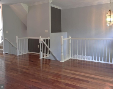 8819 Blue Royale Lane - Photo Thumbnail 7