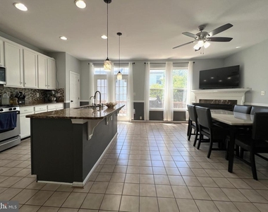 8819 Blue Royale Lane - Photo Thumbnail 10