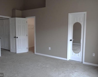 8819 Blue Royale Lane - Photo Thumbnail 22
