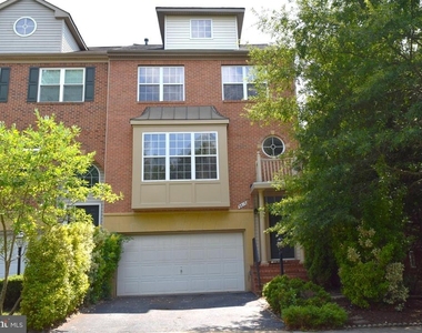 8819 Blue Royale Lane - Photo Thumbnail 2