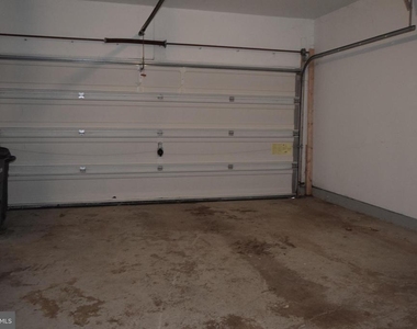 8819 Blue Royale Lane - Photo Thumbnail 41