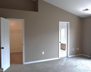8819 Blue Royale Lane - Photo Thumbnail 21