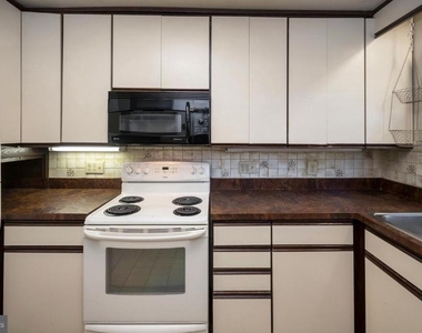 6507 Byron Avenue - Photo Thumbnail 3