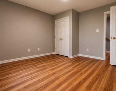 7302 Ivycrest Place - Photo Thumbnail 11