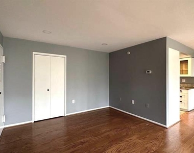 7753 Patriot Drive - Photo Thumbnail 4