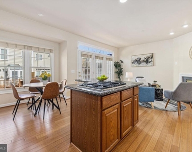 1813 Dawson Street - Photo Thumbnail 8
