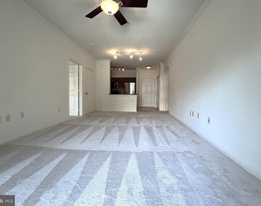 12953 Centre Park Circle - Photo Thumbnail 6
