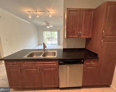 12953 Centre Park Circle - Photo Thumbnail 10