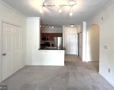 12953 Centre Park Circle - Photo Thumbnail 8