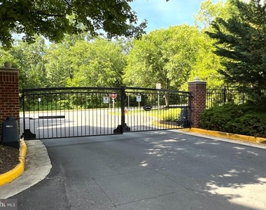 12953 Centre Park Circle - Photo Thumbnail 31