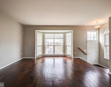 6160 Cinnamon Court - Photo Thumbnail 8