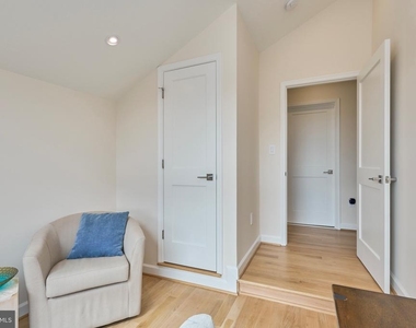 6615 Anthony Crest Square - Photo Thumbnail 33