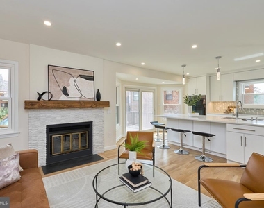 6615 Anthony Crest Square - Photo Thumbnail 2
