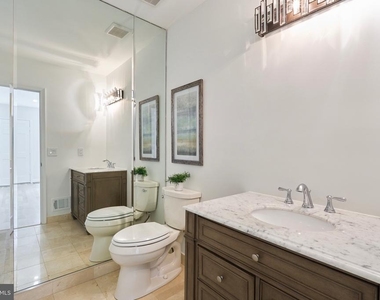 6615 Anthony Crest Square - Photo Thumbnail 20