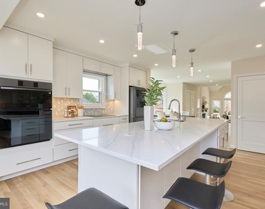 6615 Anthony Crest Square - Photo Thumbnail 14