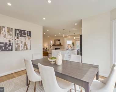 6615 Anthony Crest Square - Photo Thumbnail 10