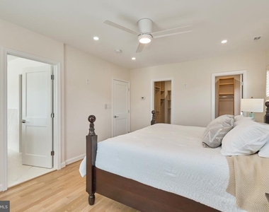6615 Anthony Crest Square - Photo Thumbnail 23