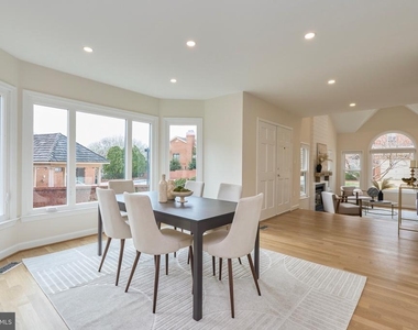6615 Anthony Crest Square - Photo Thumbnail 8