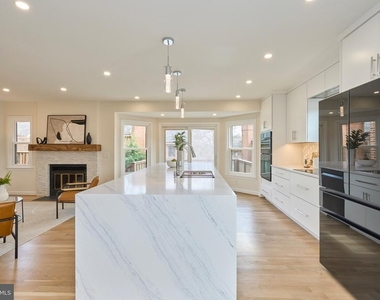 6615 Anthony Crest Square - Photo Thumbnail 11