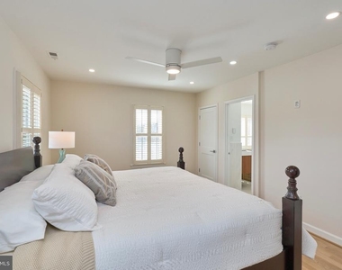 6615 Anthony Crest Square - Photo Thumbnail 24