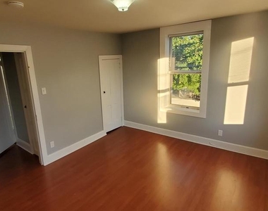 400 W Market Street - Photo Thumbnail 16