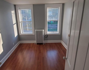 400 W Market Street - Photo Thumbnail 9