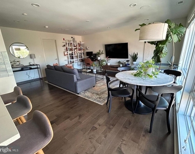 709 S 12th Street - Photo Thumbnail 4