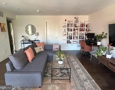 709 S 12th Street - Photo Thumbnail 2