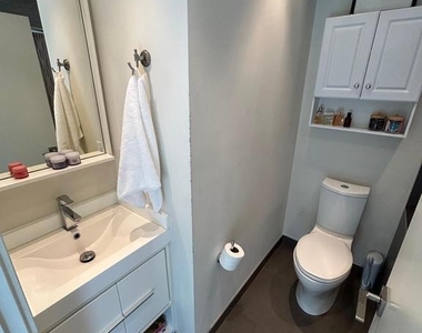 709 S 12th Street - Photo Thumbnail 6