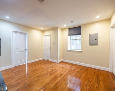 4706 Chestnut Street - Photo Thumbnail 2